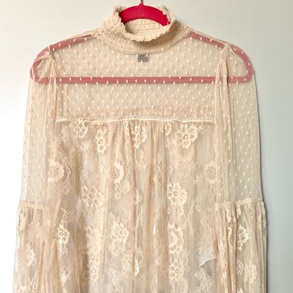 Forever 21 Tops - F21 cream lace blouse